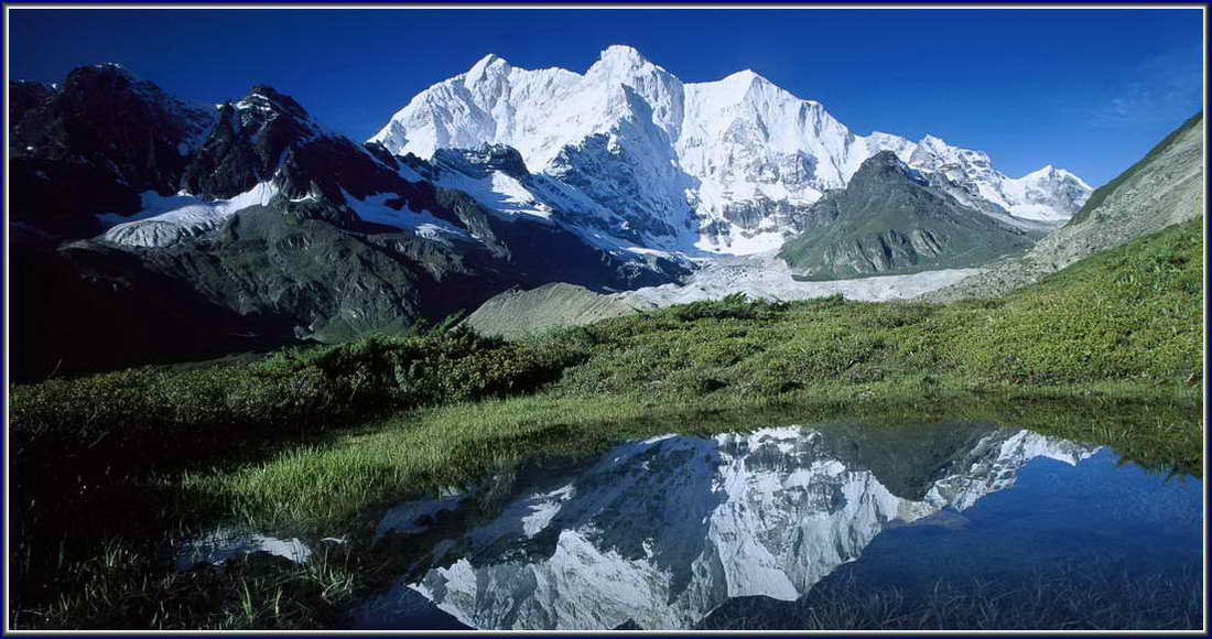 Горное озеро в Гималаях